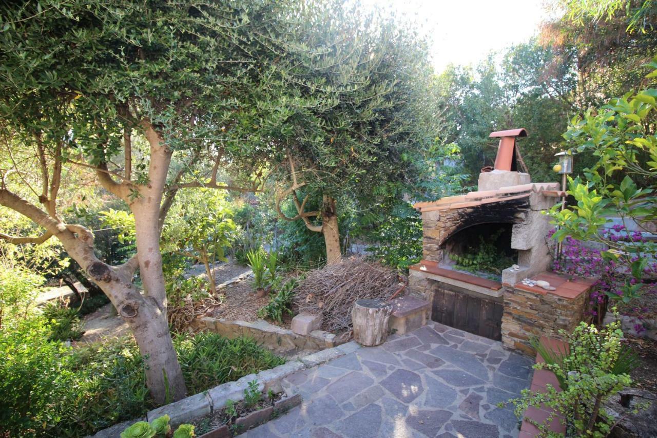 Appartamento Con Giardino Torre Dei Corsari Kültér fotó